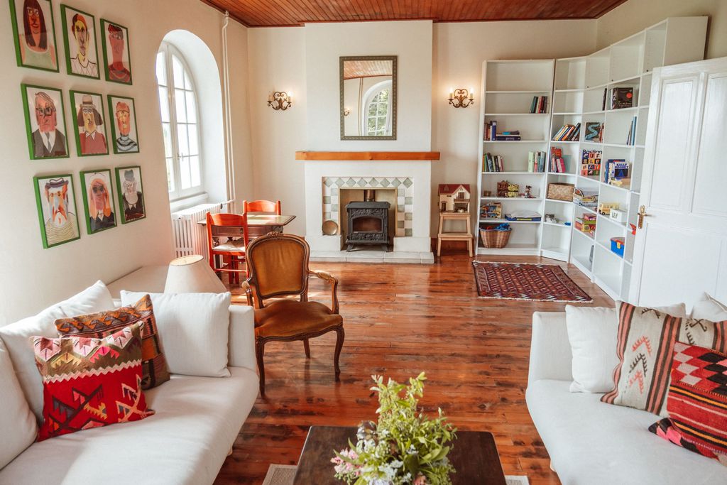 Le Beau Pierre 4 - Gallery