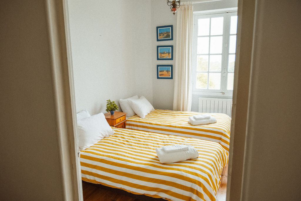 Le Beau Pierre 14 - Gallery