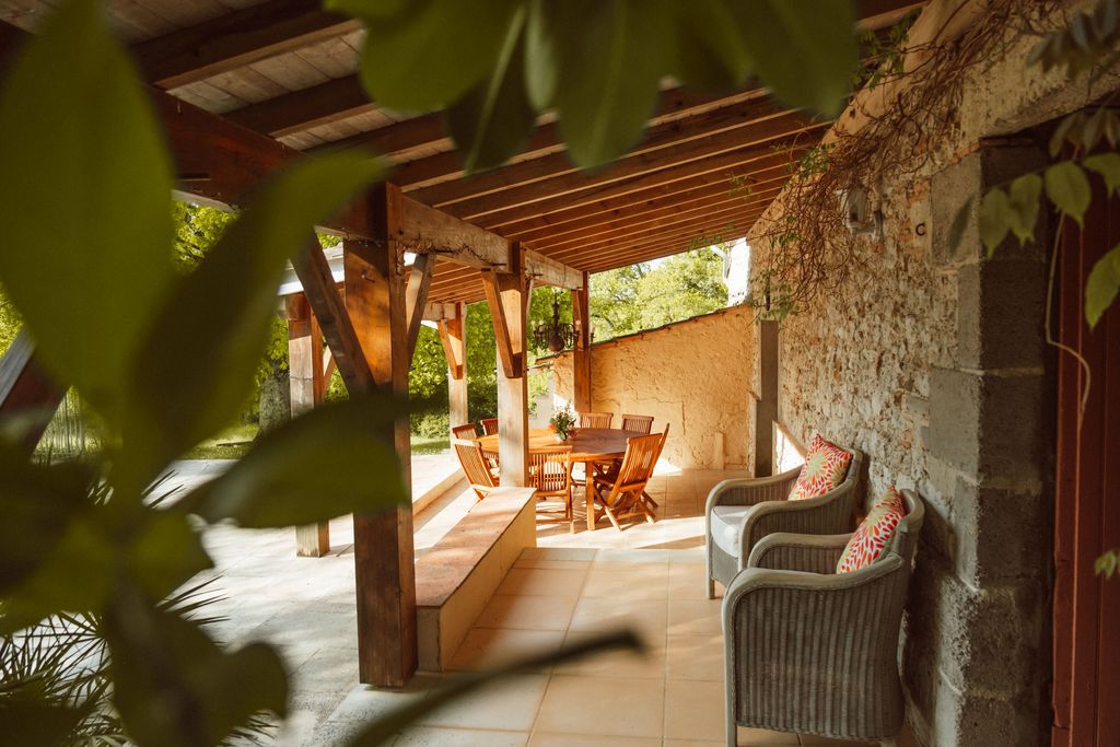 Le Beau Pierre 7 - Gallery