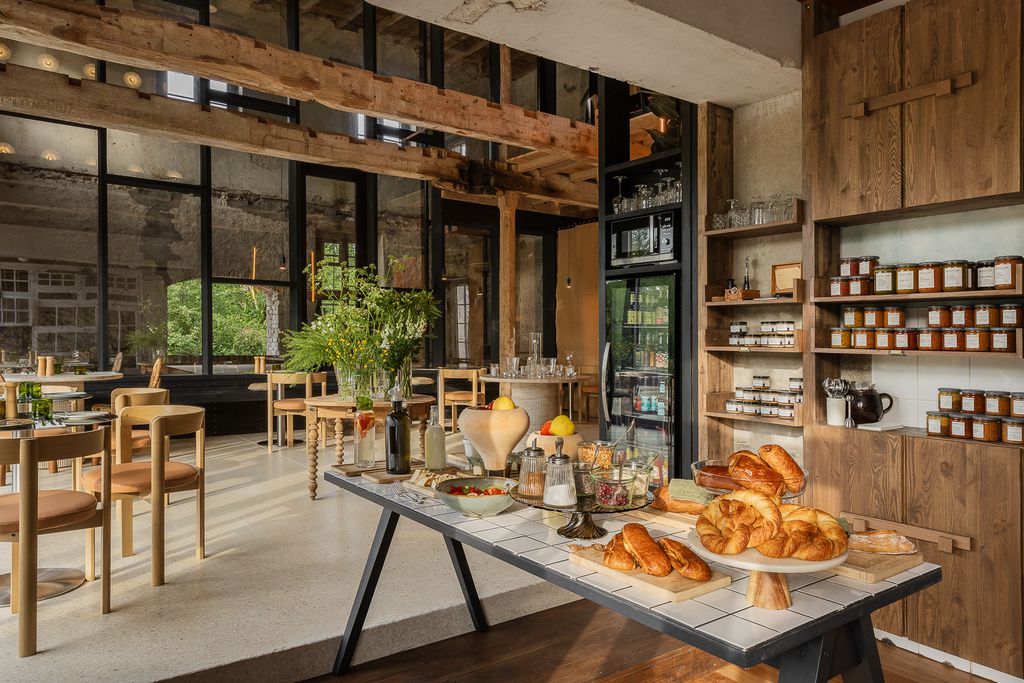 Moulin Moulin 1 - Gallery