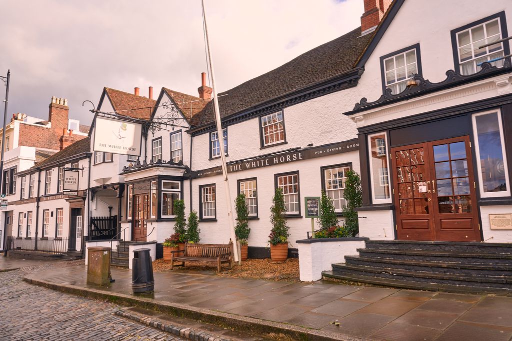 The White Horse 4 - Gallery