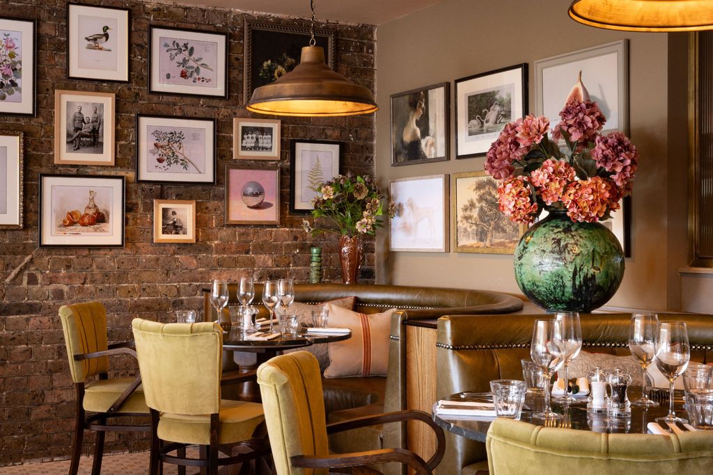 The White Hart 2 - Gallery