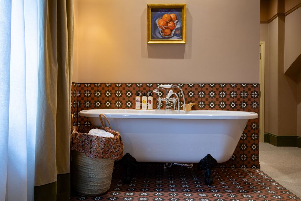 The Ragged Robin 7 - Gallery