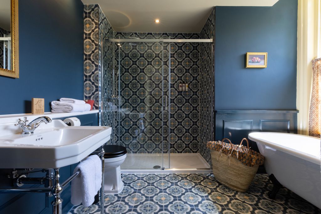 The Ragged Robin 10 - Gallery