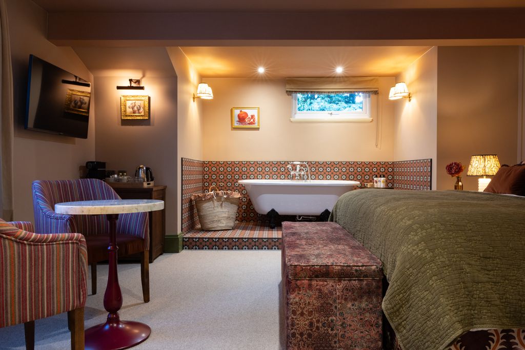The Ragged Robin 11 - Gallery