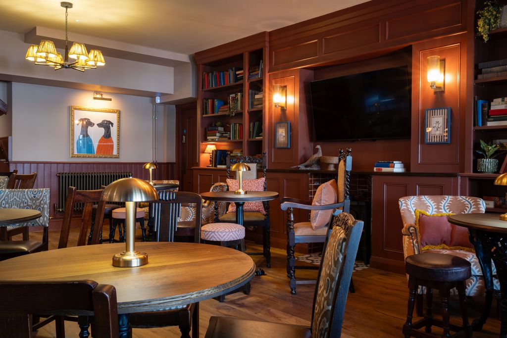The Potter's Heron 17 - Gallery
