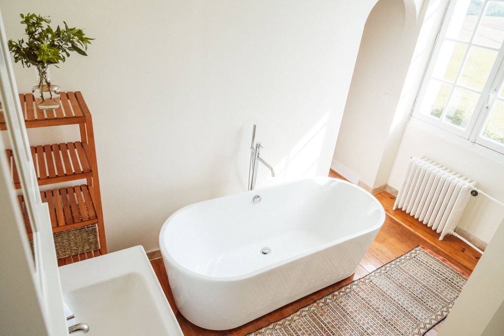 Le Beau Pierre 9 - Gallery