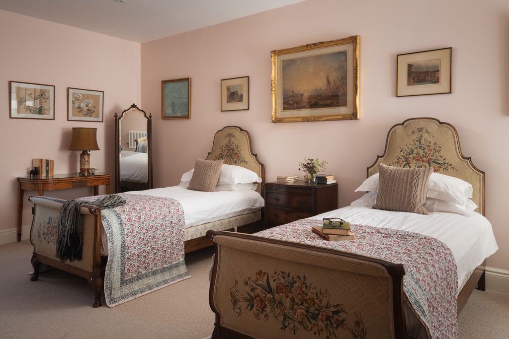 Eden Hall 12 - Gallery