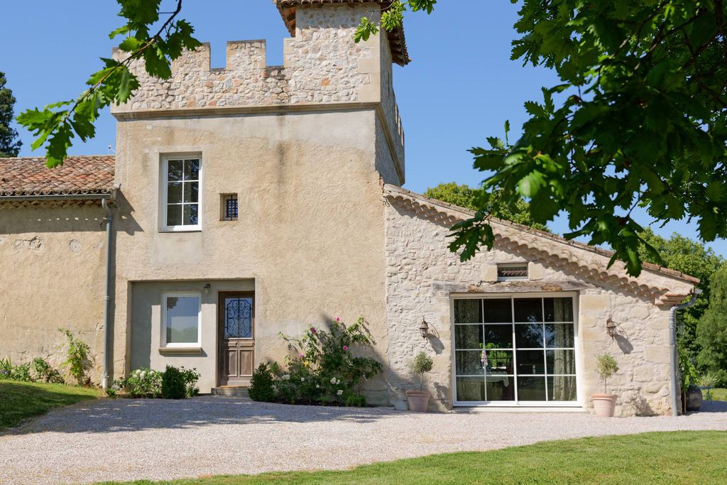 Latour 1 - Gallery