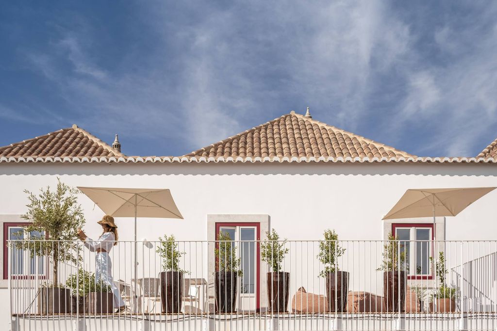 Danna Tavira Portuguese Design Houses 1 - Gallery