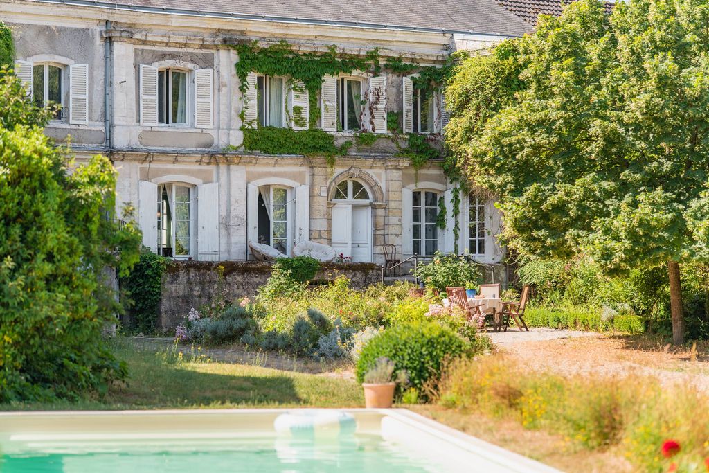 Les Volets Blancs 1 - Gallery