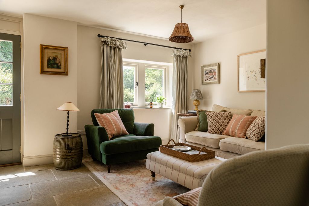 Hensill Farmhouse 5 - Gallery