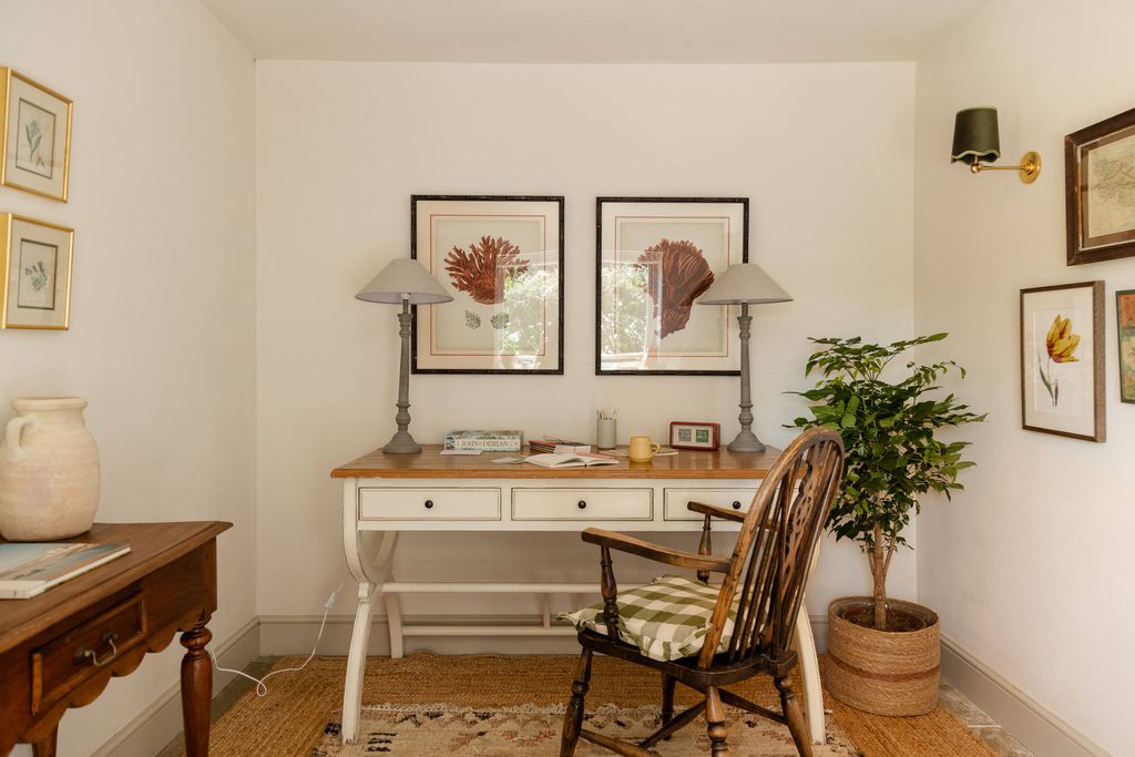Hensill Farmhouse 7 - Gallery