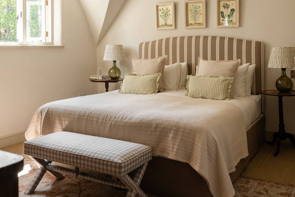 Hensill Farmhouse 8 - Gallery