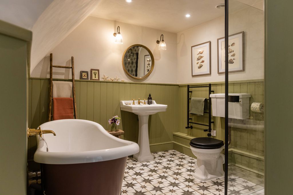 Hensill Farmhouse 11 - Gallery