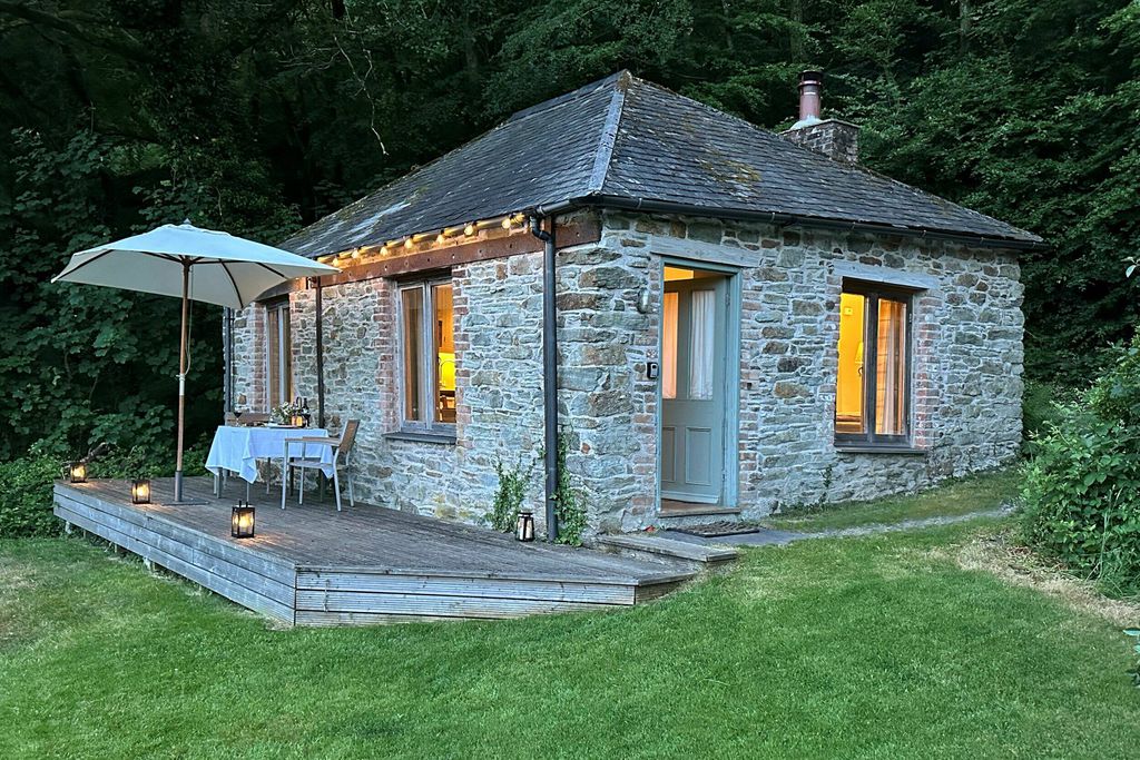 The Count House at Okel Tor Mine 1 - Gallery