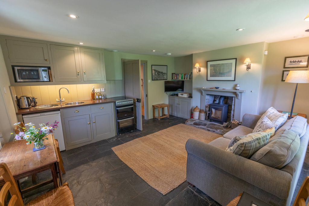 The Count House at Okel Tor Mine 7 - Gallery