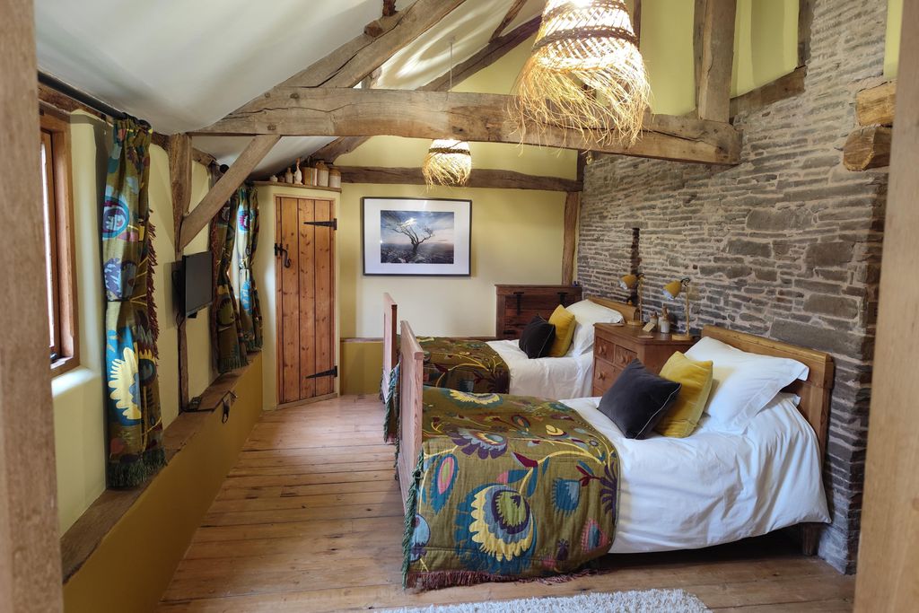 Cothill Barn 4 - Gallery