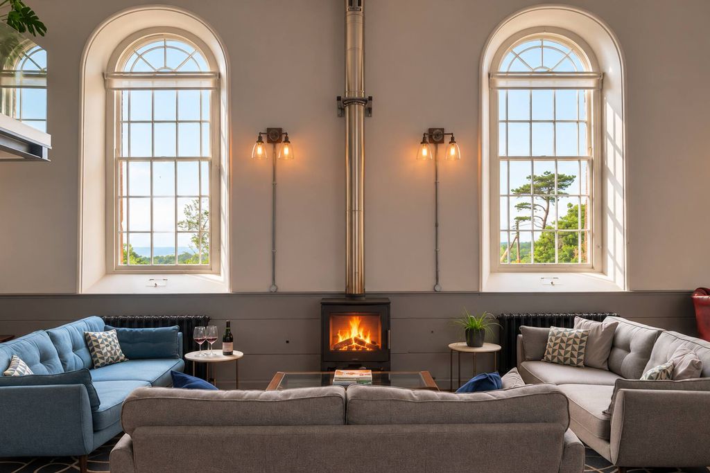 Quarry Hill Church 1 - Gallery