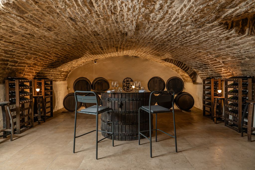Les Deux Chèvres 18 - Gallery