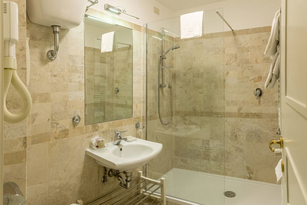 Hotel Modigliani 10 - Gallery