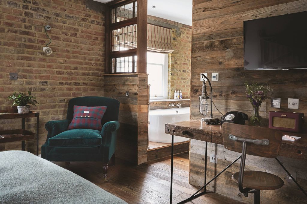 Artist Residence London 10 - Gallery