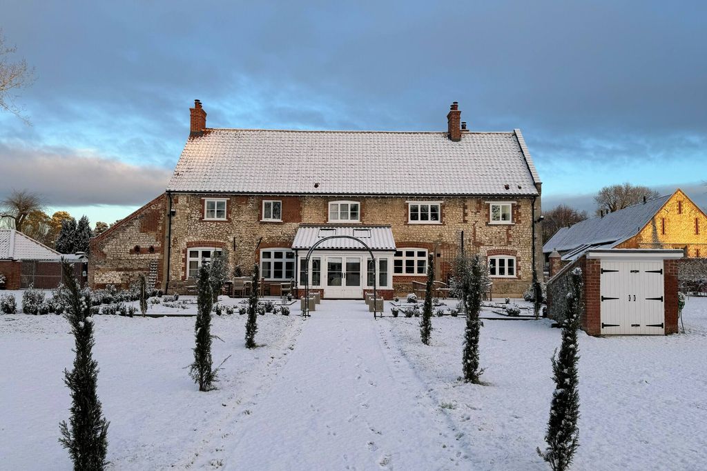Manor Farm House 9 - Gallery