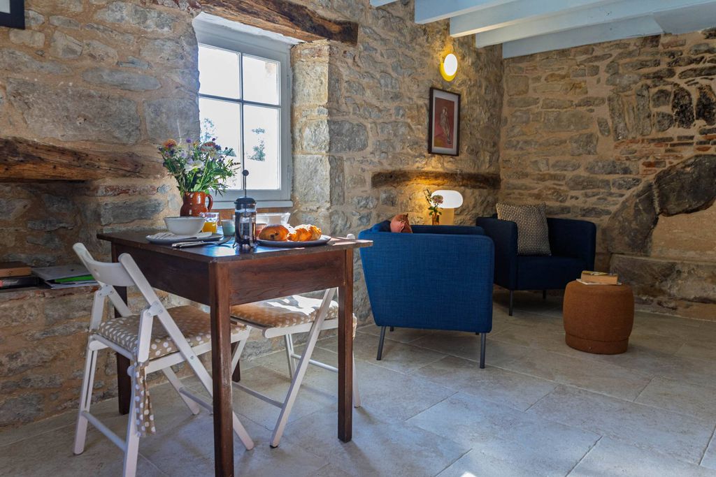 Les Mirabelles 4 - Gallery