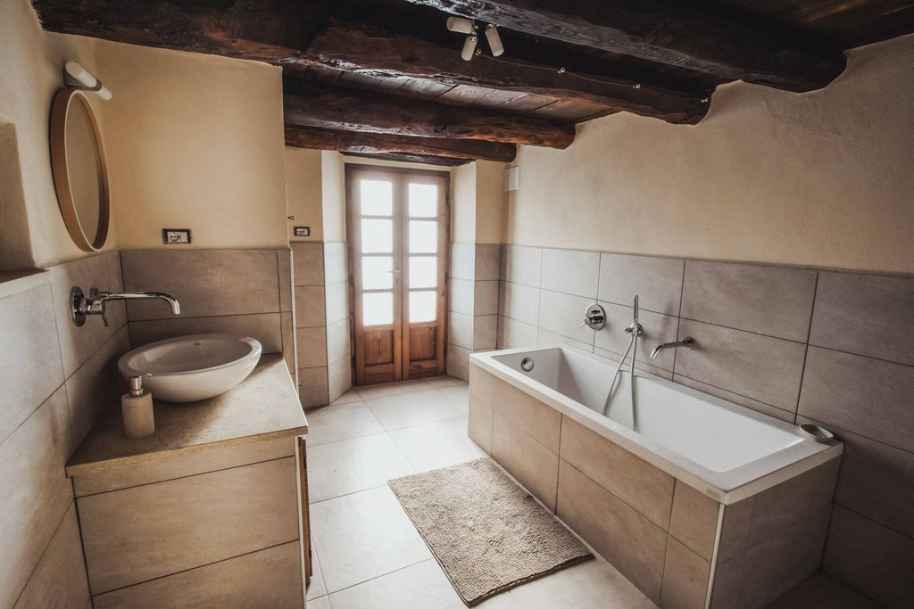 Montate 13 - Gallery