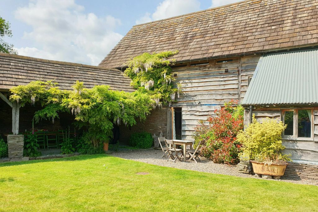 Cothill Barn 8 - Gallery
