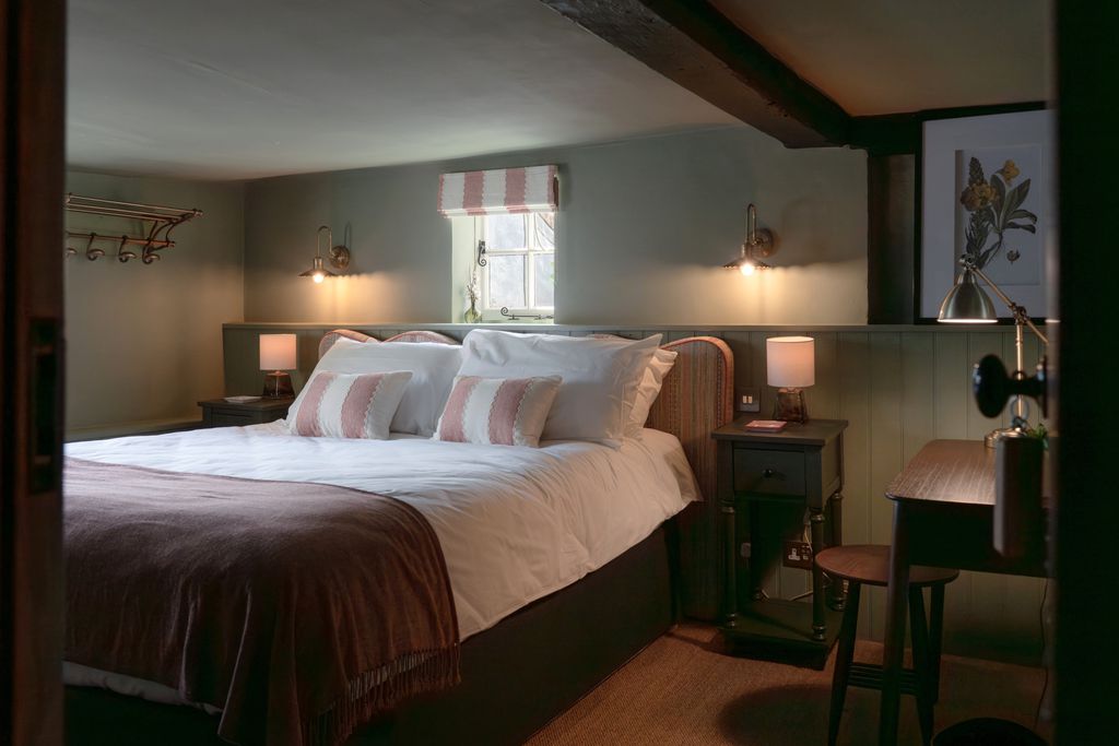 Botley Hill Farmhouse 7 - Gallery