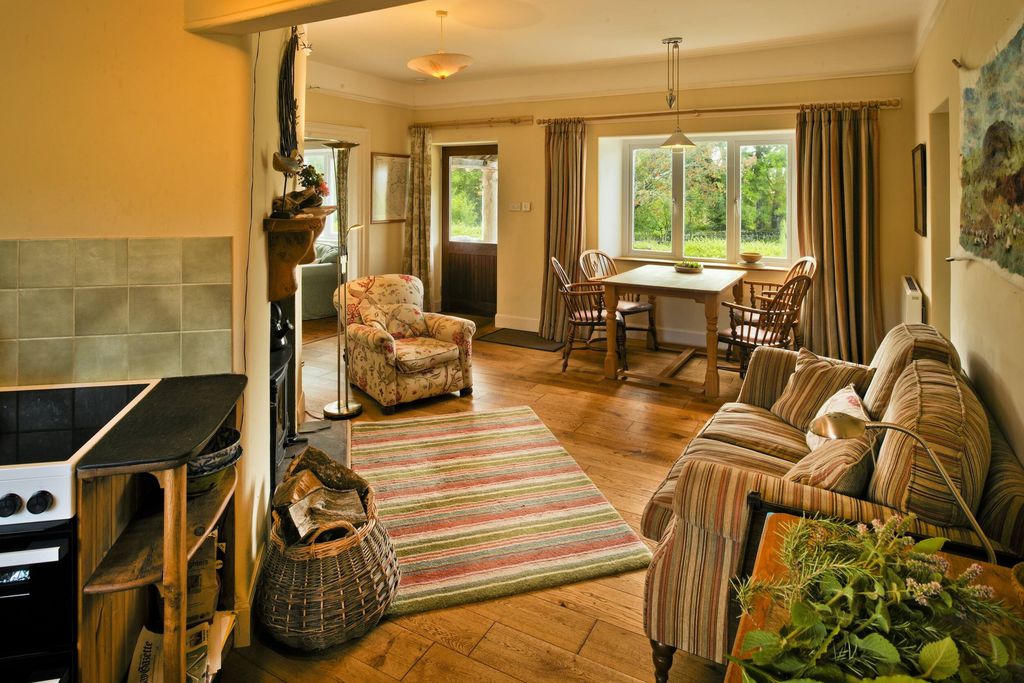 Longshot Cottage 2 - Gallery