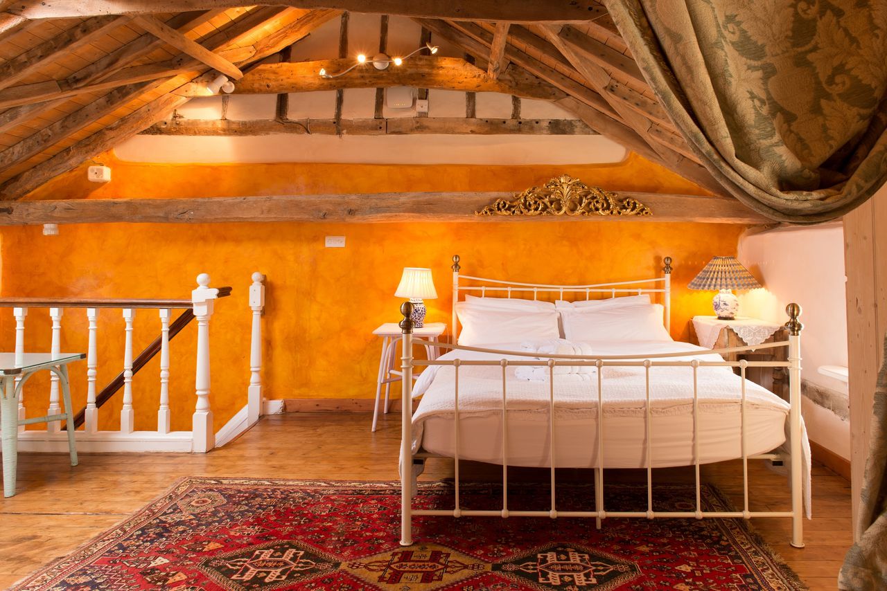 Dons Barn and The Bakery, Grove Farm Sawday's