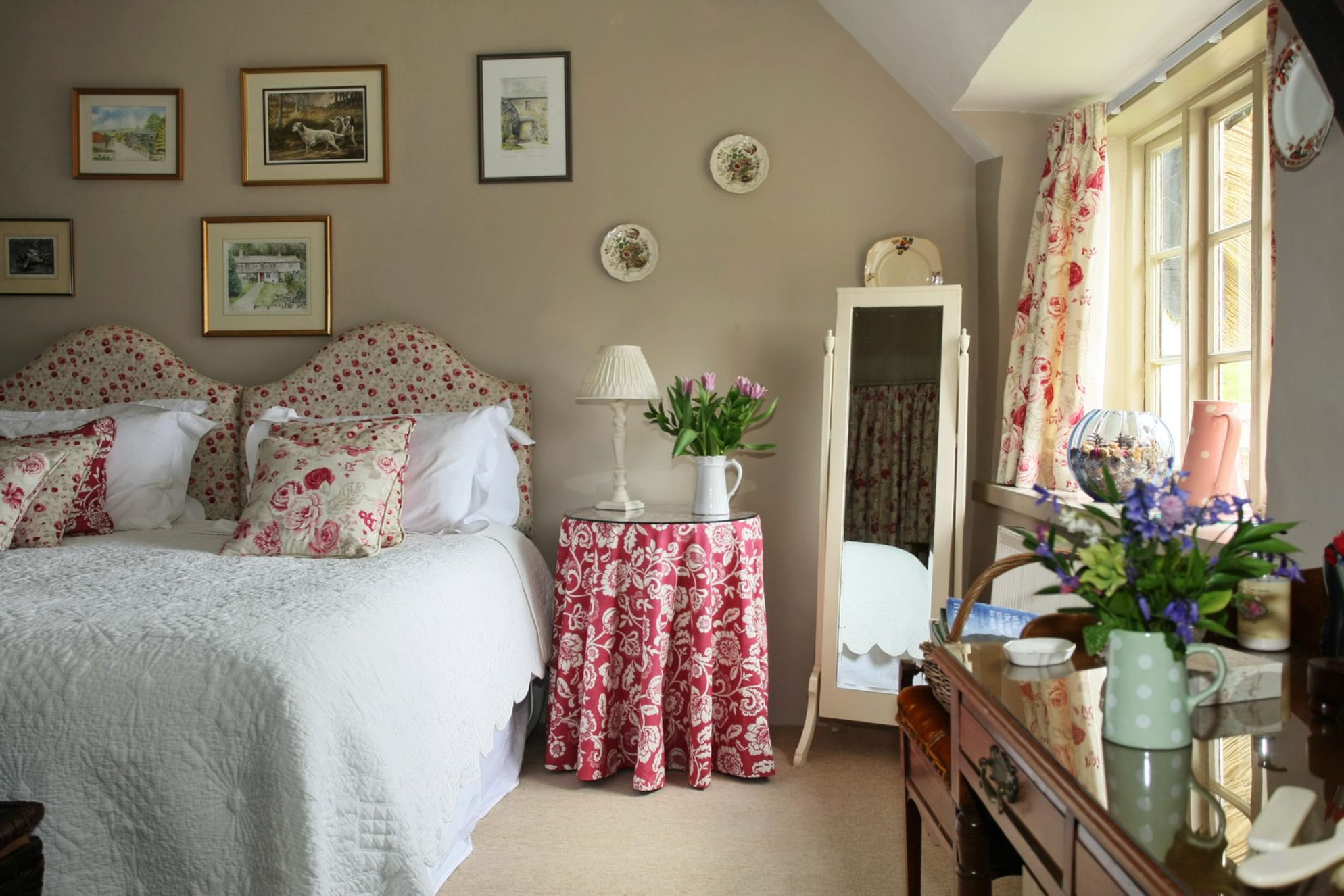 Brook Farmhouse - Gallery