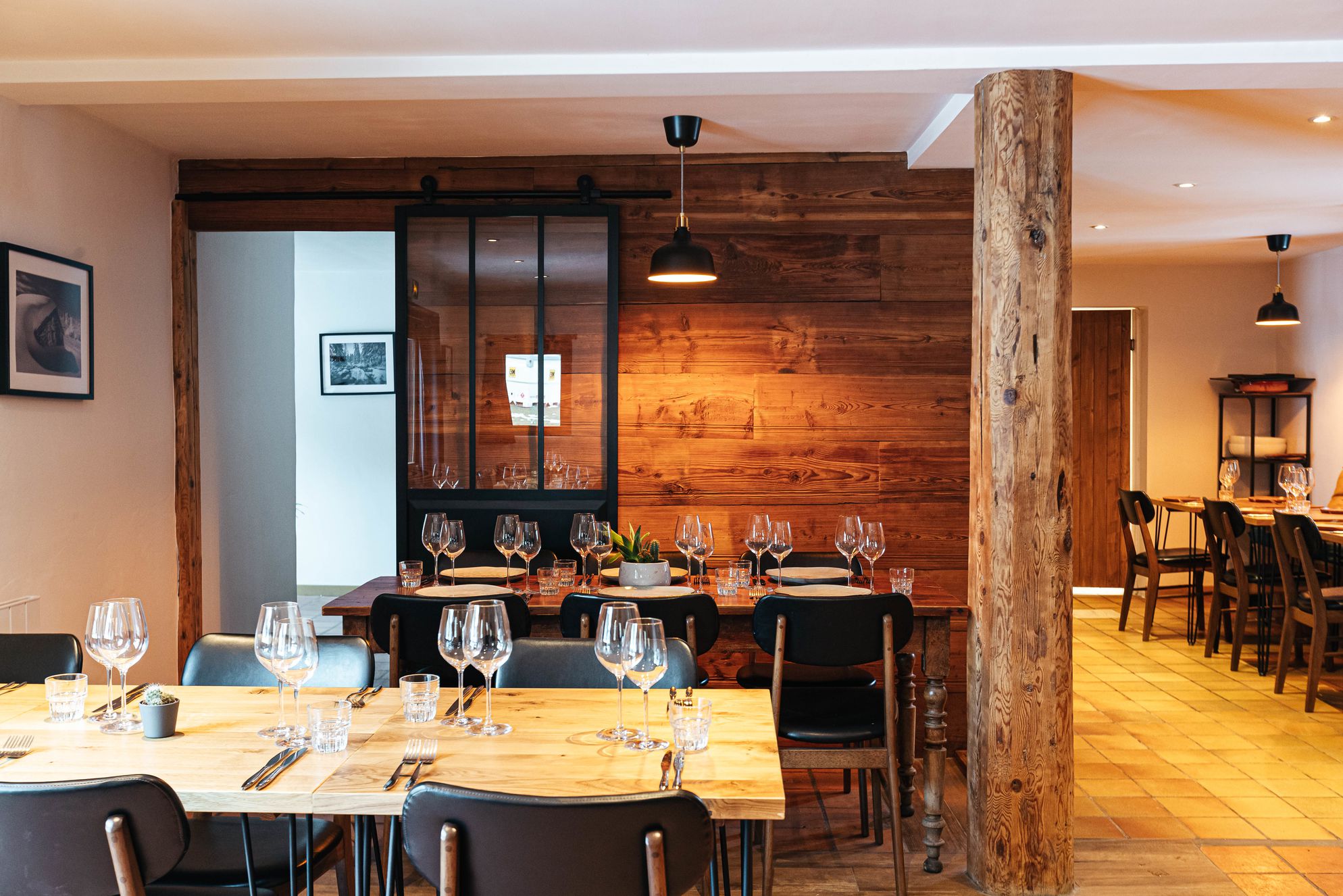 Le Petit Hibou - Gallery