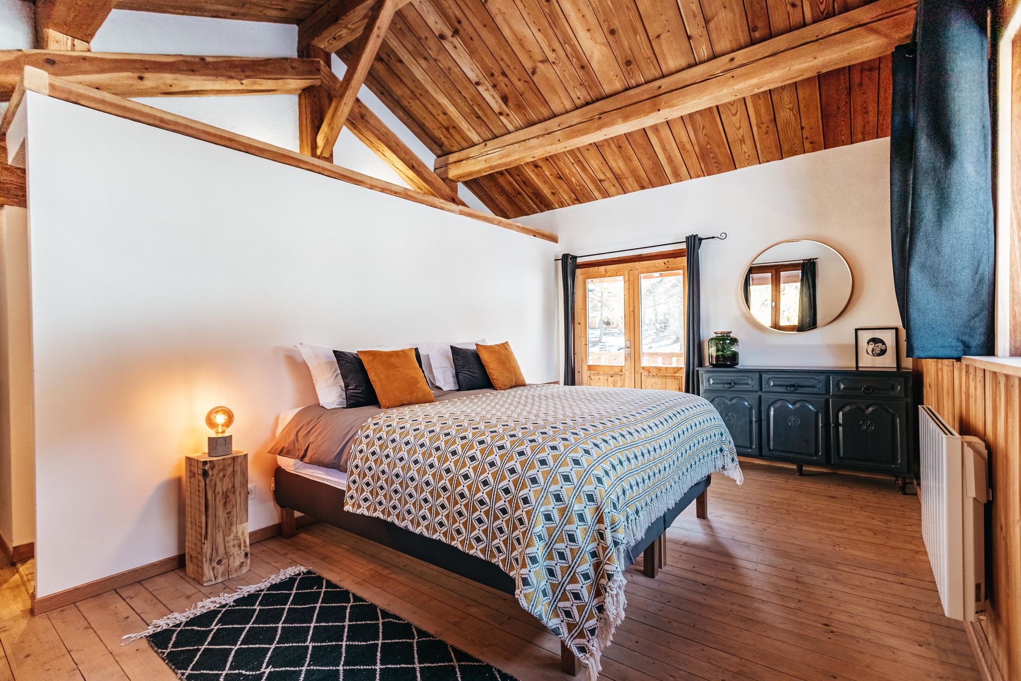 Le Petit Hibou - Gallery