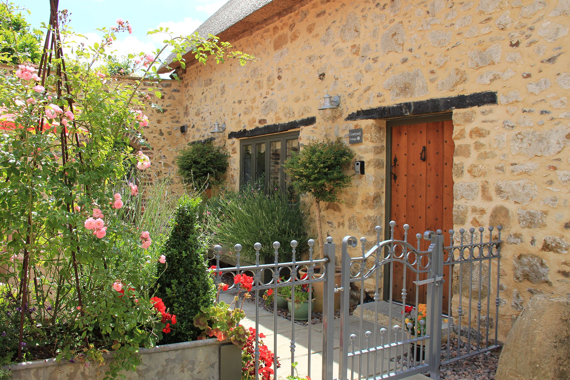 Courtyard Cottage - Gallery