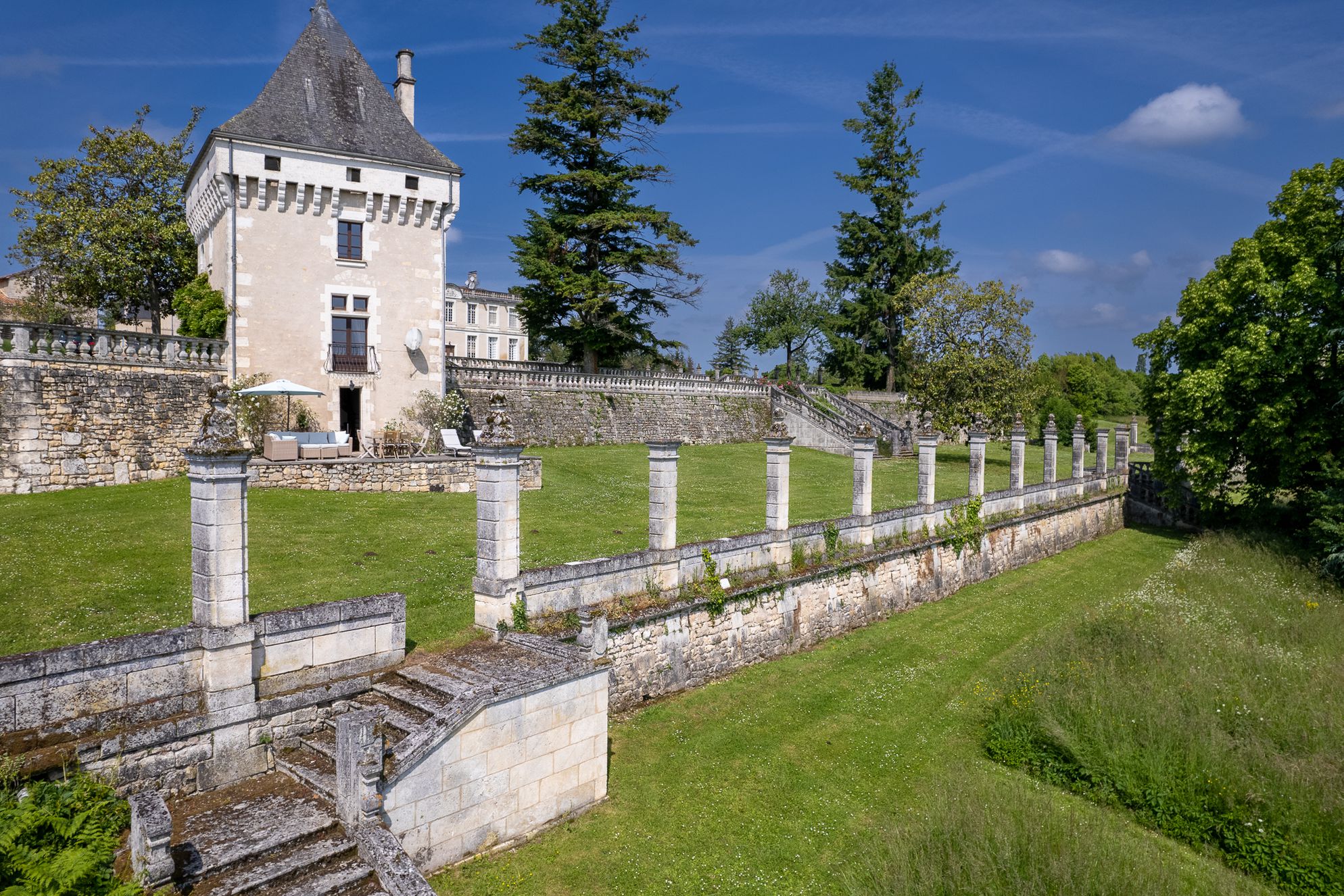 La Tour, Chateau de Charras - Gallery