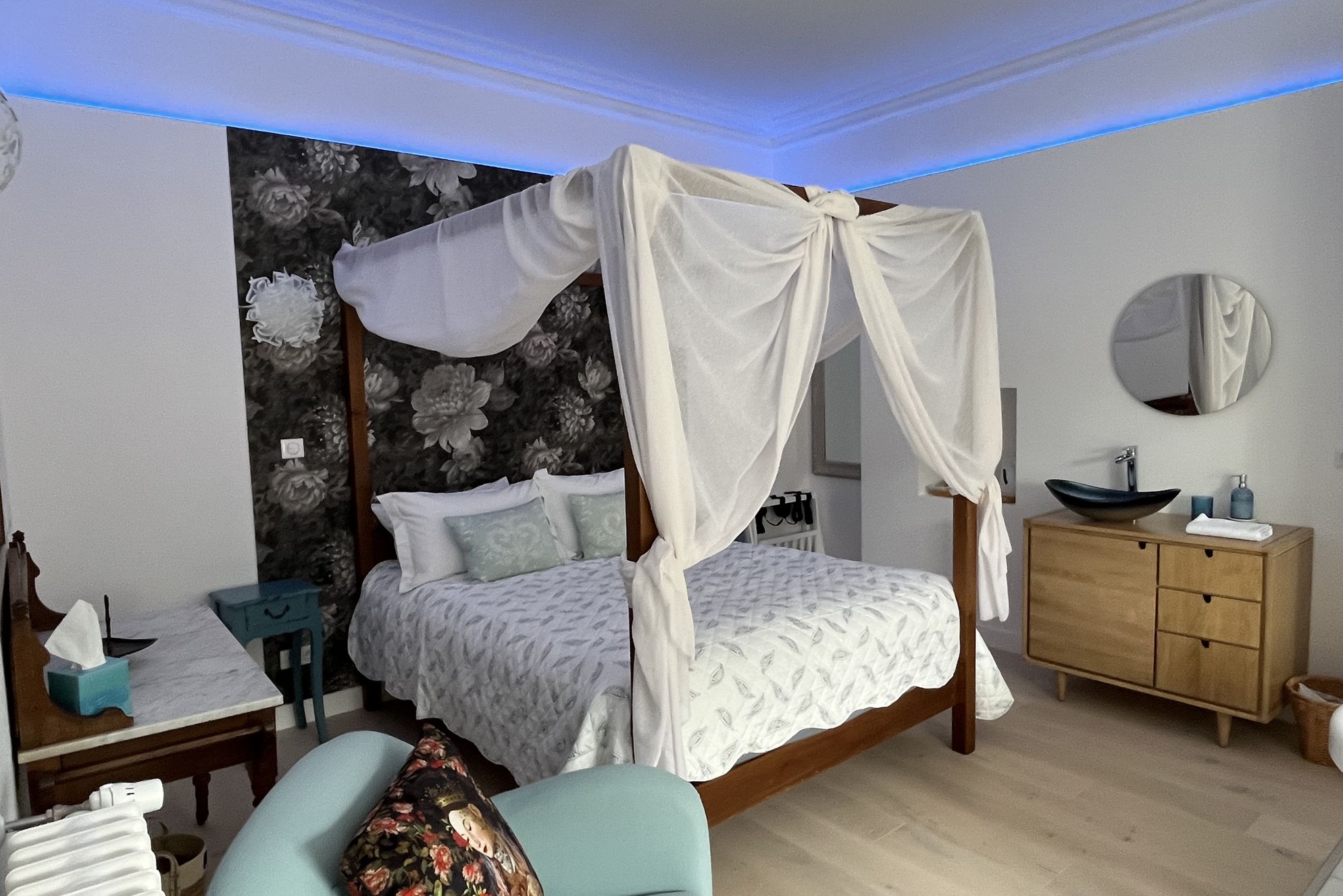 Les Portes Bleues - Gallery