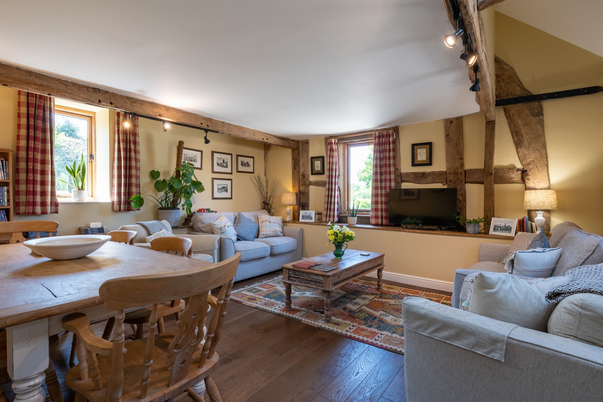 Middle Farm & Cottages: The Barn - Gallery