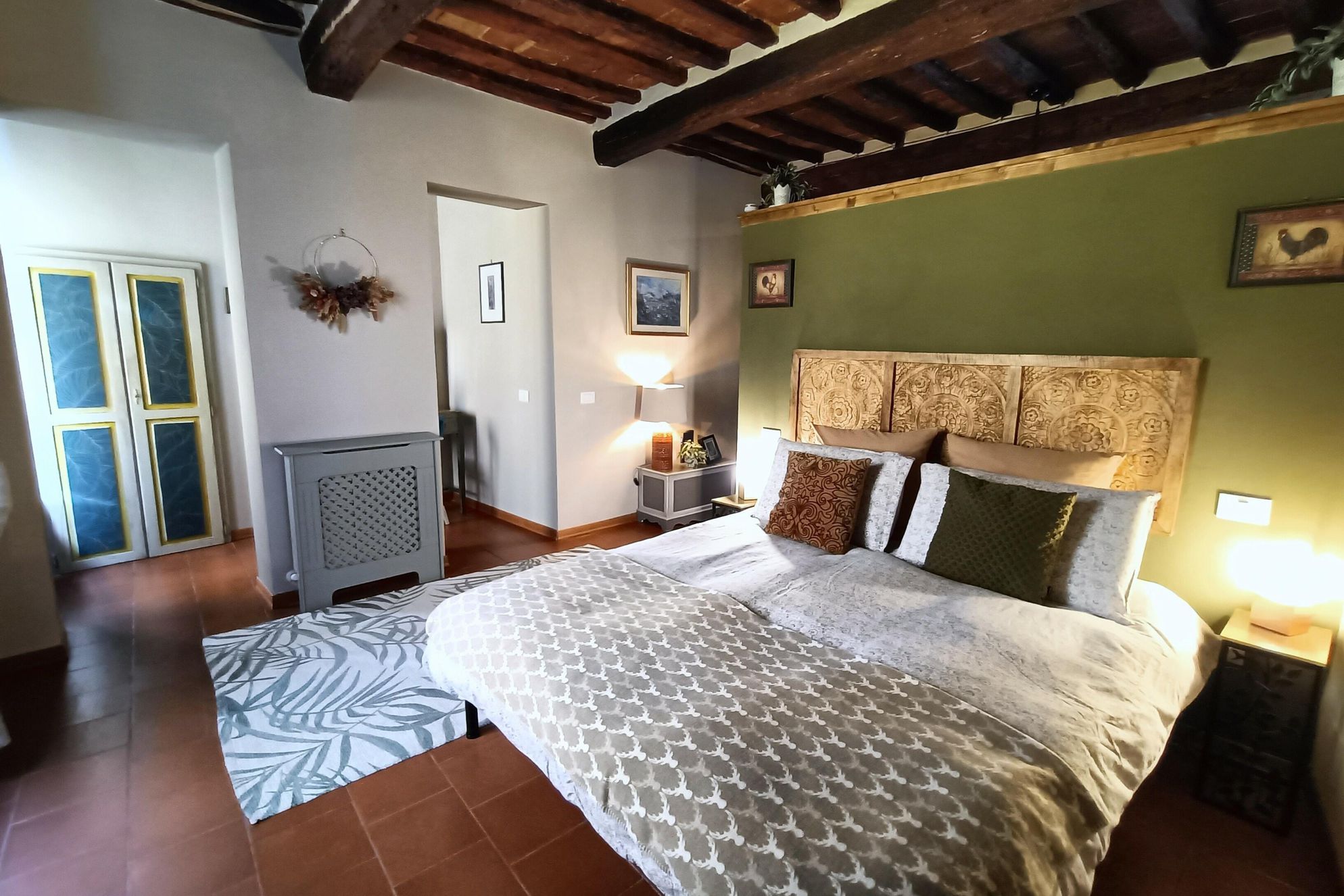 The Square 1 - Gallery