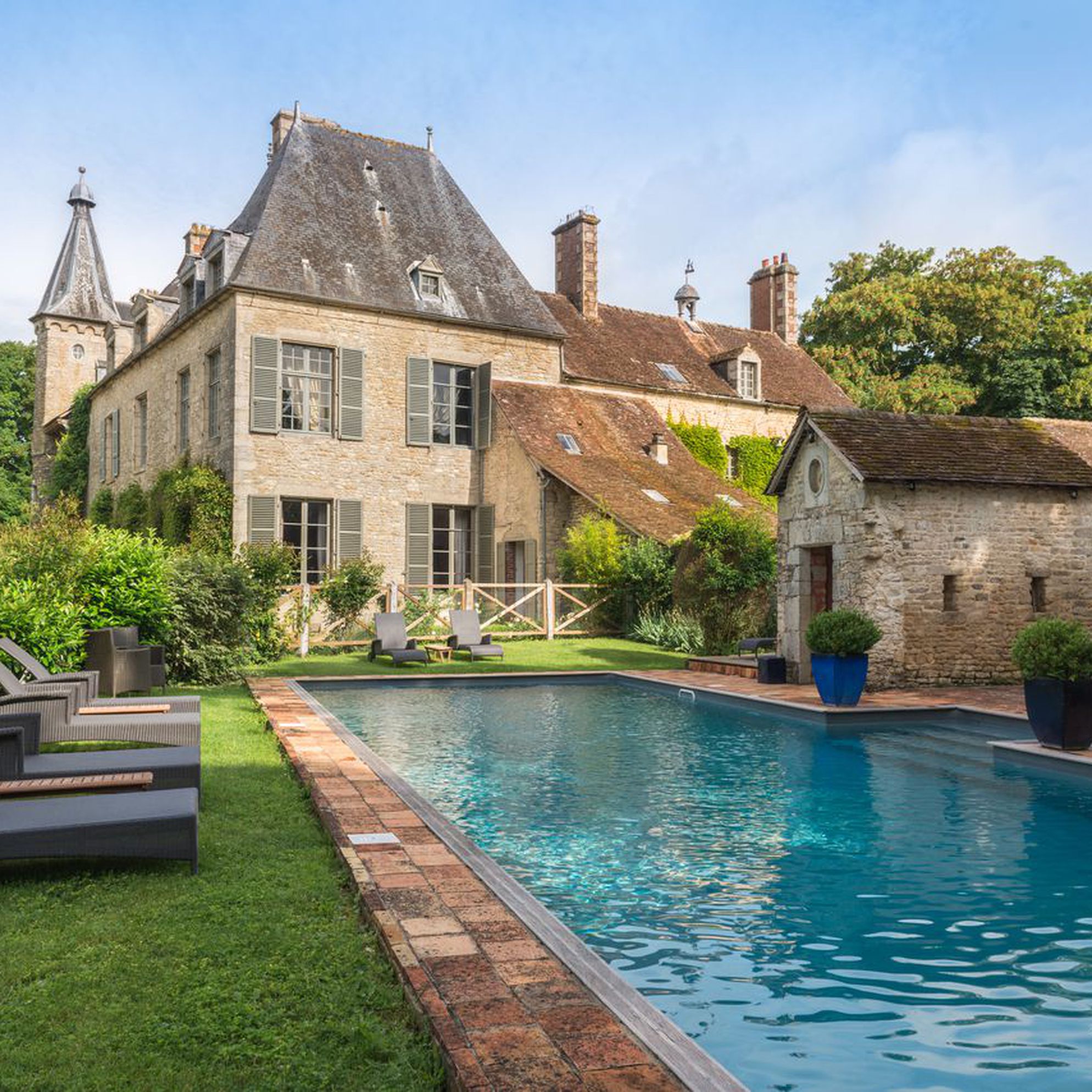 France Special Places To Stay Guide - Sawday's