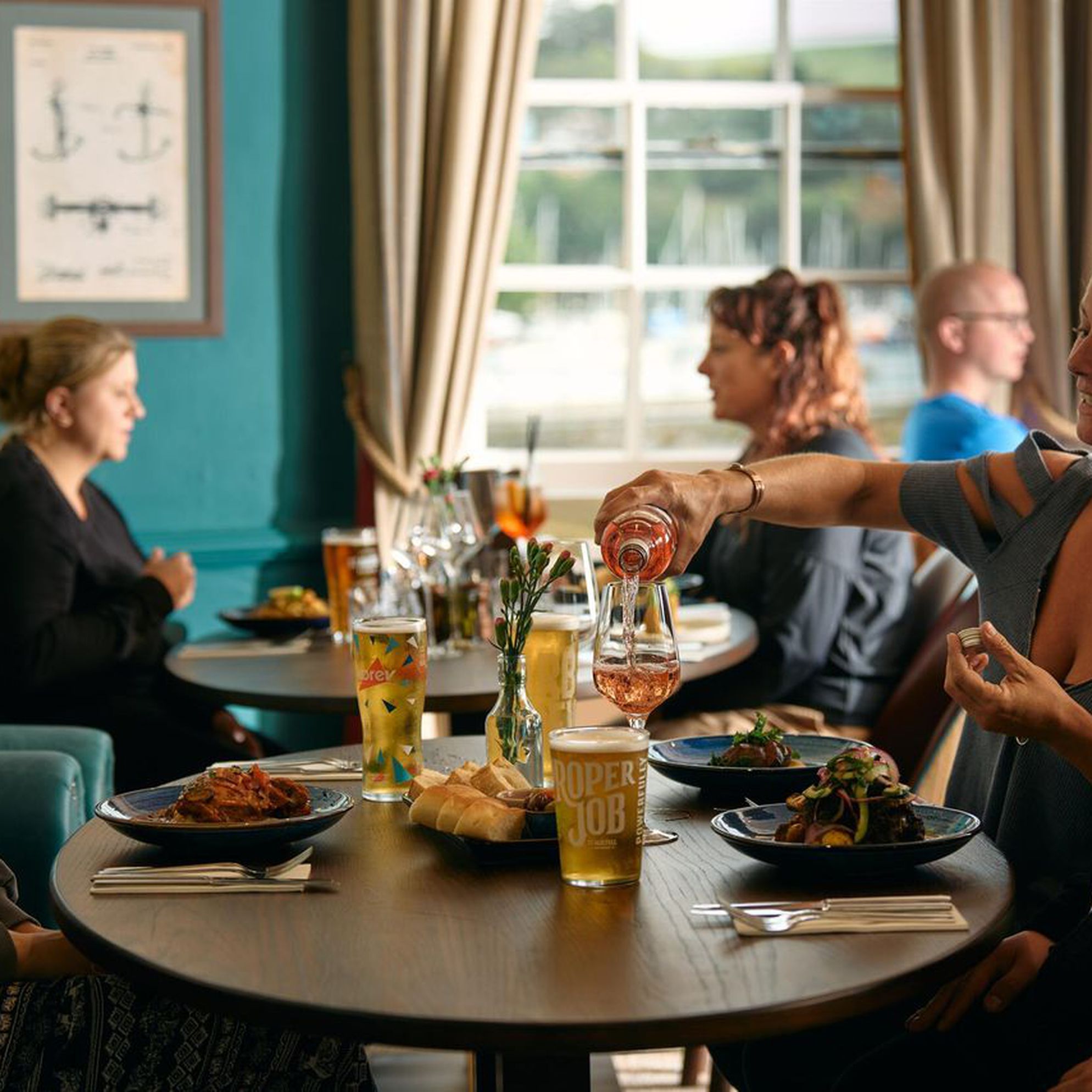 Family-friendly pubs with rooms in Devon