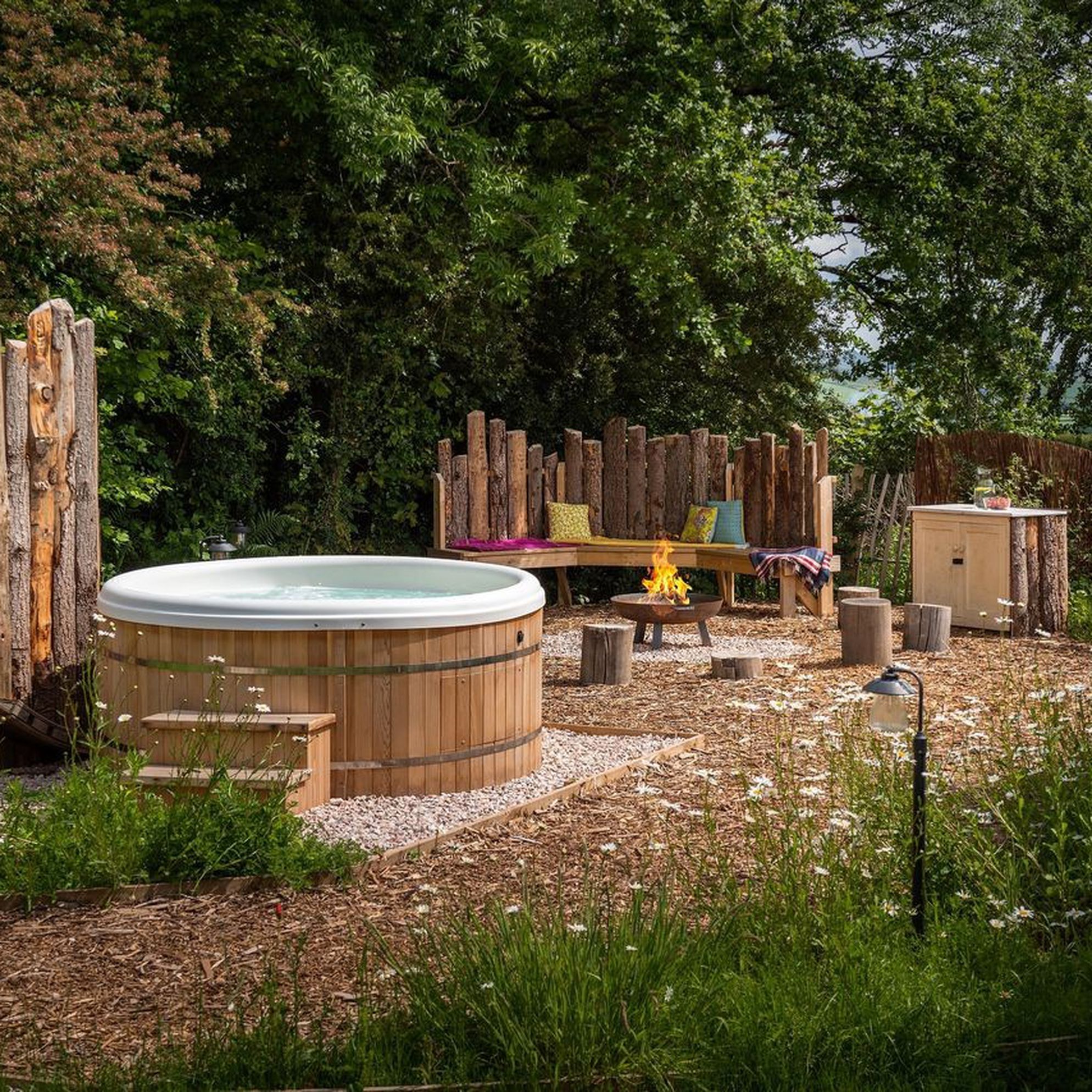 Holiday cottages with hot tubs in Devon