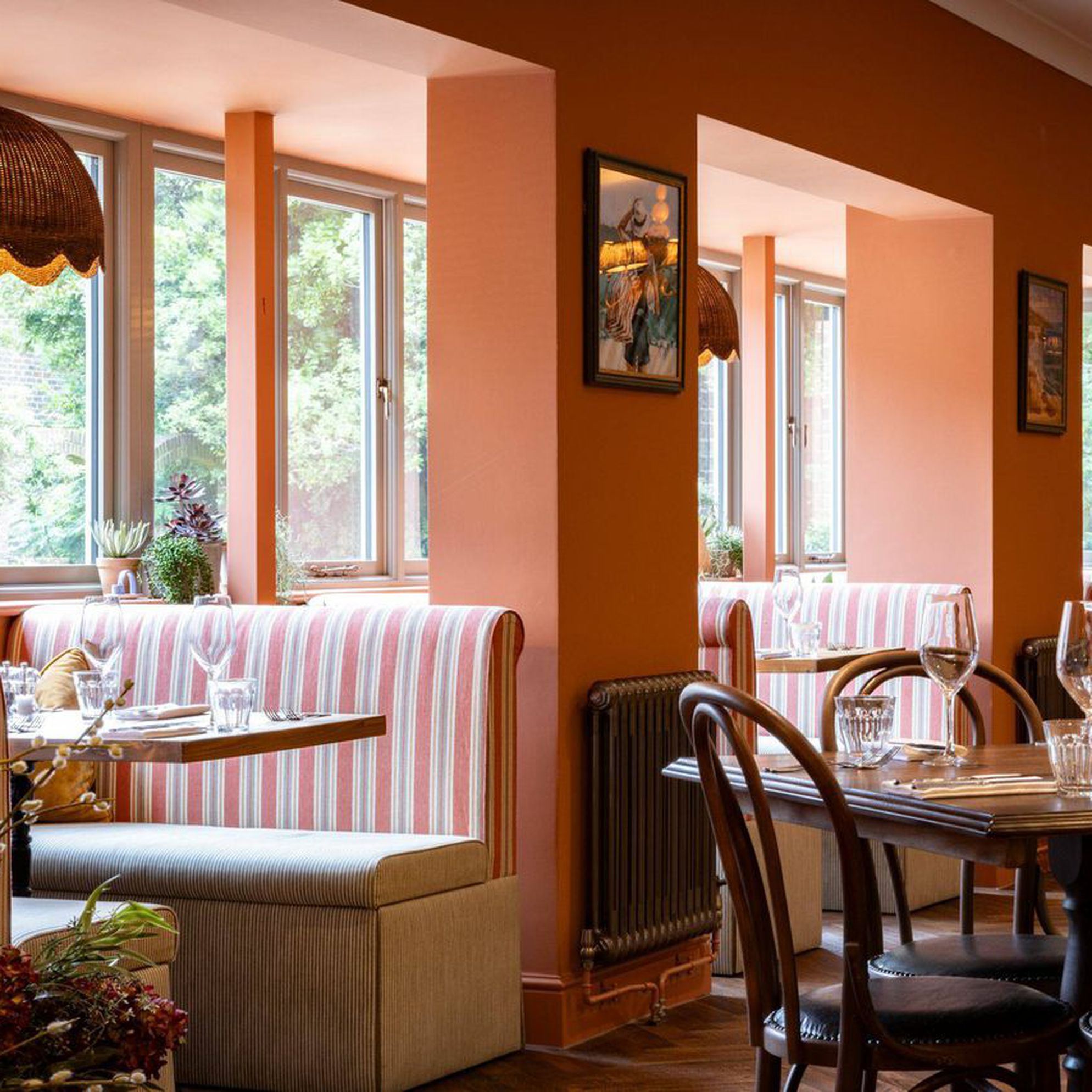 Family-friendly pubs with rooms in Hampshire