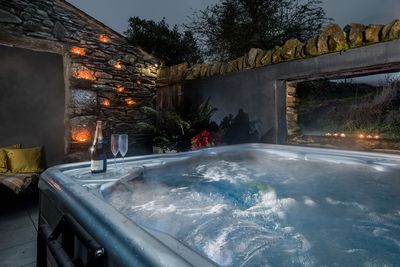 Hot tub breaks for two